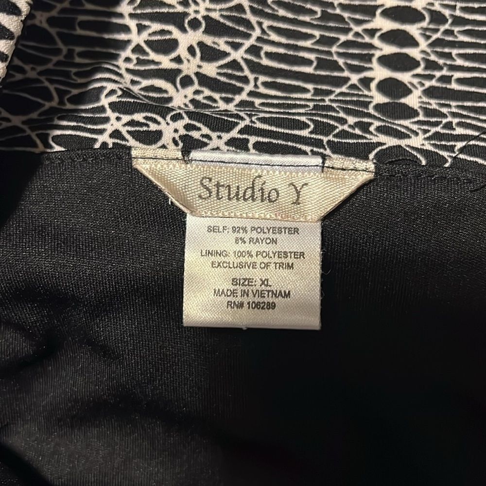 Studio Y Halter Top - Picture 6 of 6